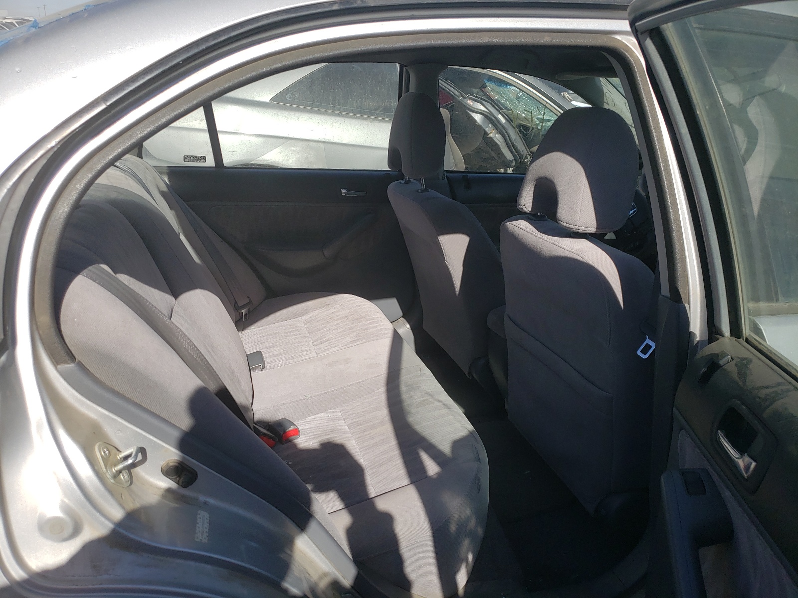 Photo 6 from auction – 2005 HONDA CIVIC LX with VIN JHMES15575S002753