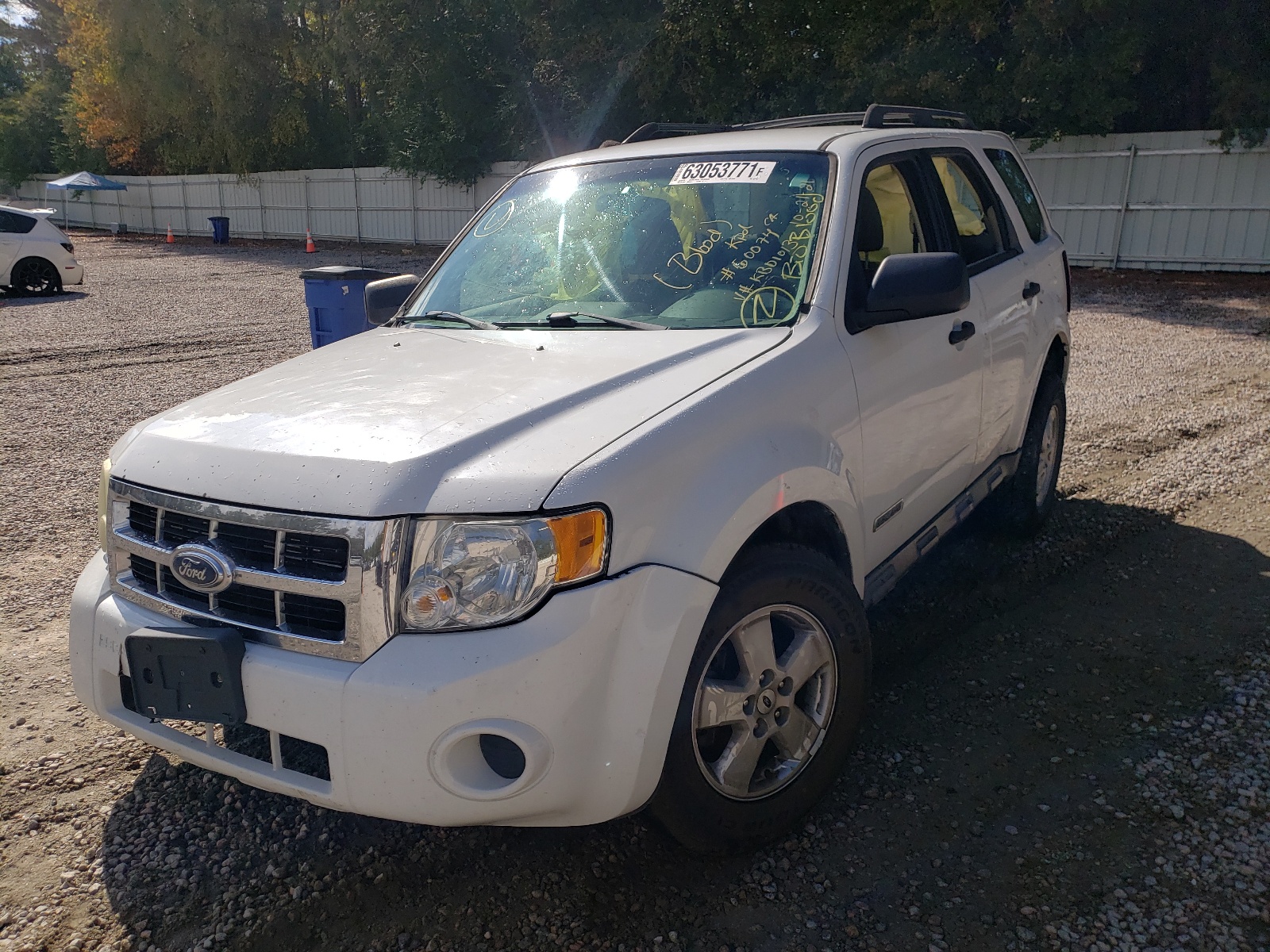 Photo 2 from auction – 2008 FORD ESCAPE XLS with VIN 1FMCU02Z78KB01013