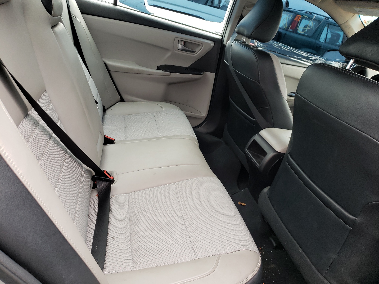 Photo 6 from auction – 2017 TOYOTA CAMRY LE with VIN 4T1BF1FK3HU385317