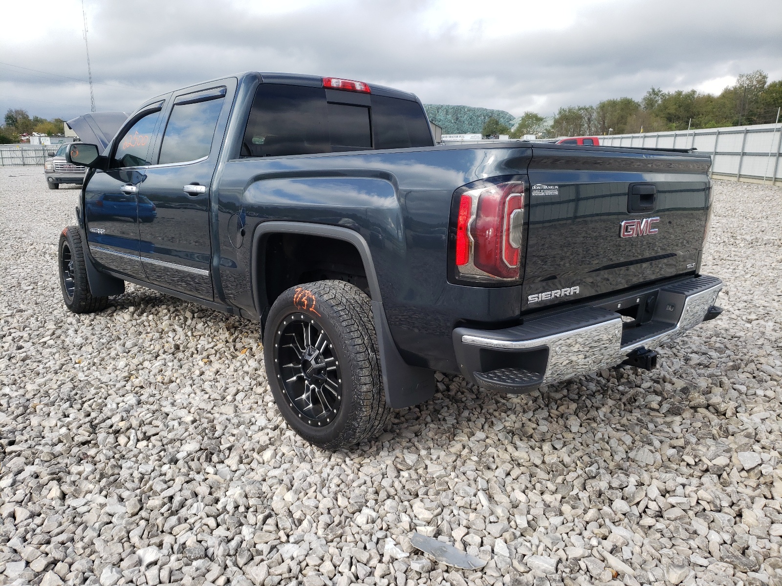Photo 3 from auction – 2017 GMC SIERRA with VIN 3GTU2NEJ7HG447748