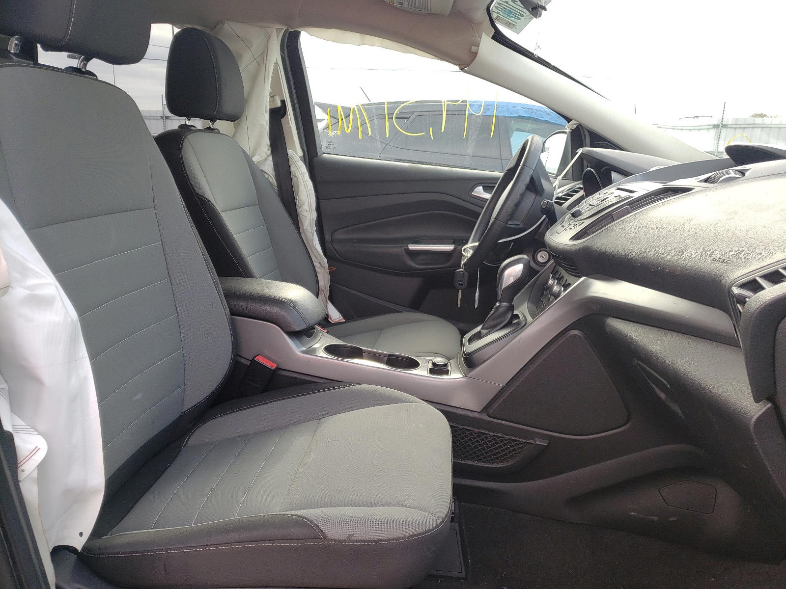 Photo 5 from auction – 2016 FORD ESCAPE SE with VIN 1FMCU0GX2GUB59072