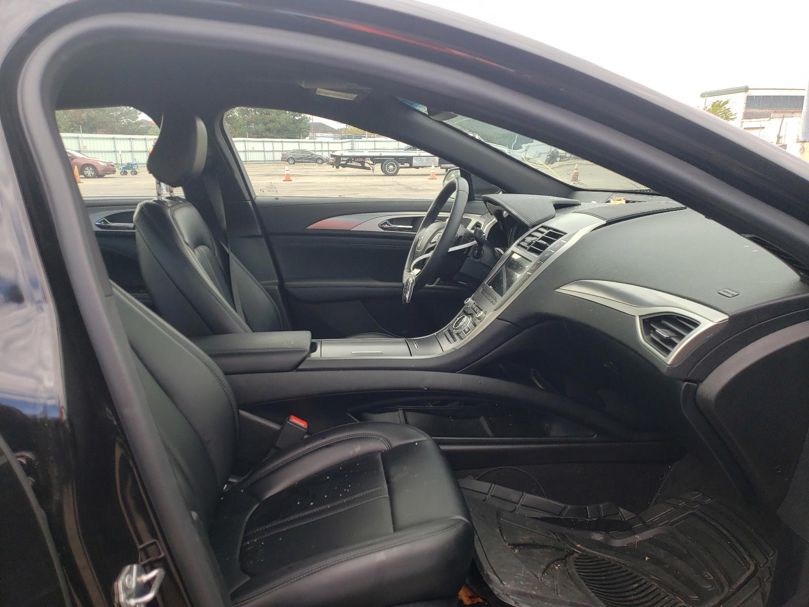 Photo 5 from auction – 2020 LINCOLN MKZ with VIN 3LN6L5A97LR615351