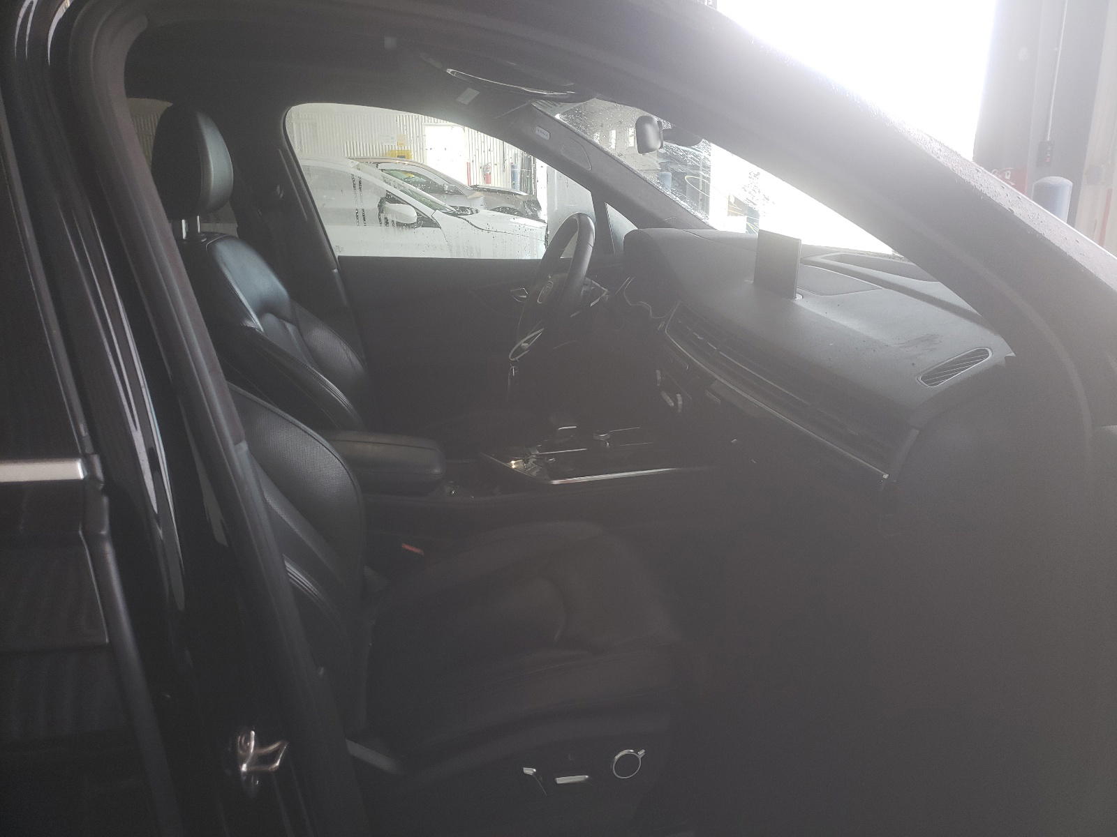 Photo 5 from auction – 2017 AUDI Q7 PRESTIG with VIN WA1VAAF77HD017972