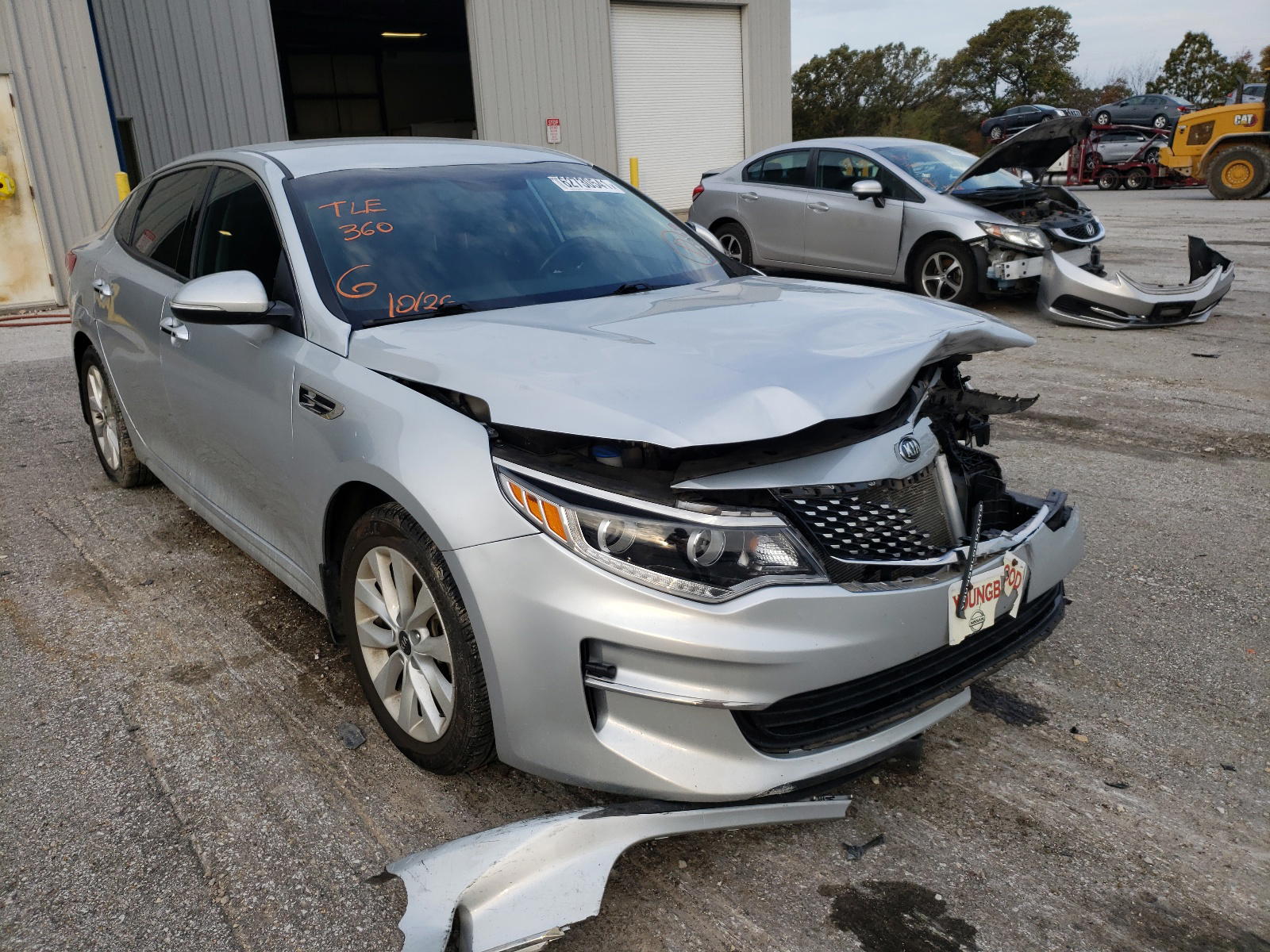 KIA OPTIMA EX 2016 with VIN 5XXGU4L30GG117862 - Photo from auction