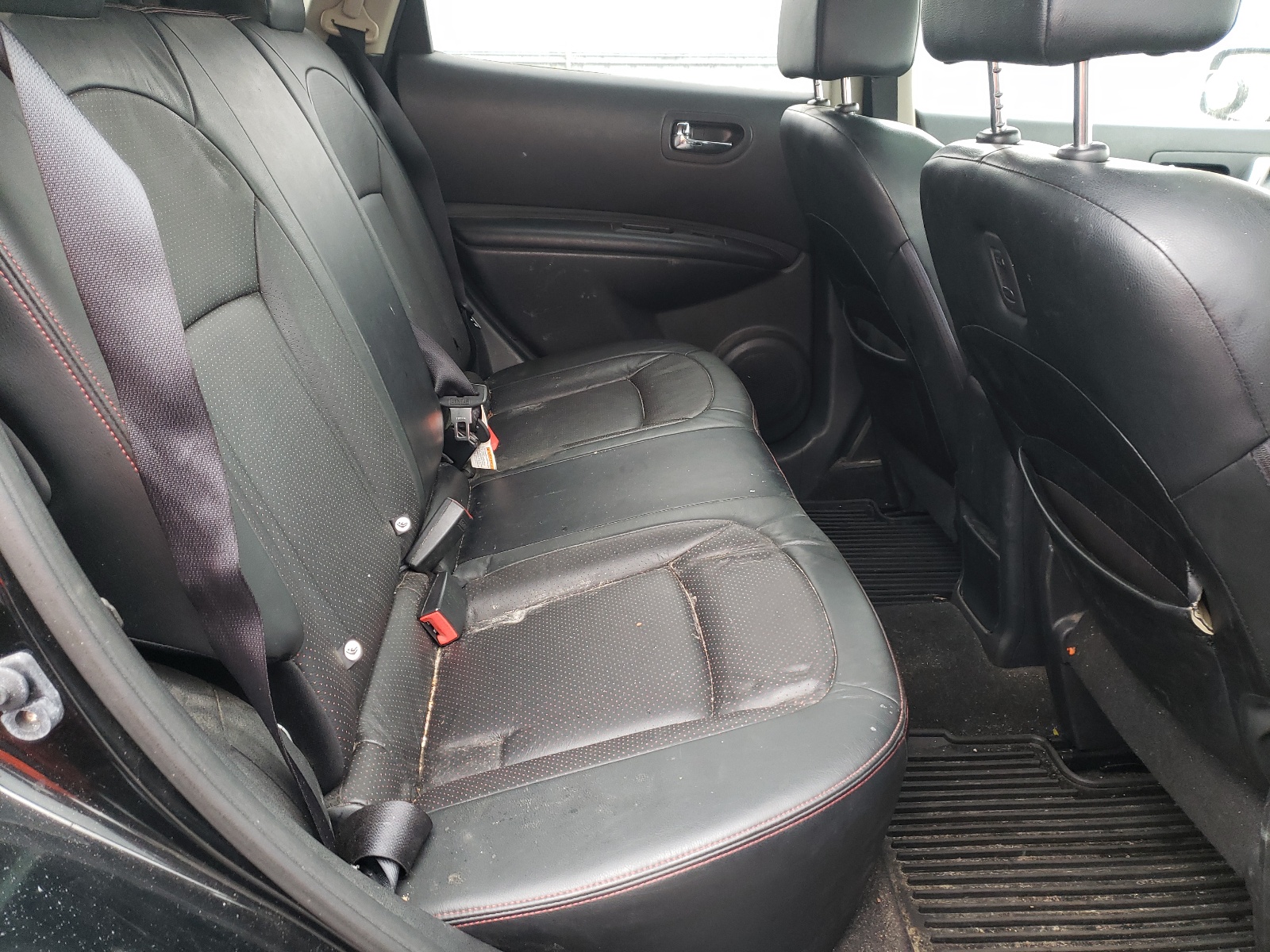 Photo 6 from auction – 2012 NISSAN ROGUE S with VIN JN8AS5MV8CW408480