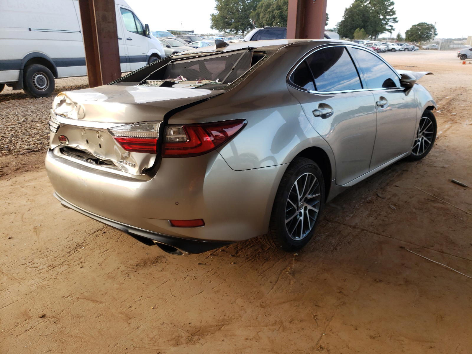 Photo 4 from auction – 2016 LEXUS ES 350 with VIN 58ABK1GG1GU034757