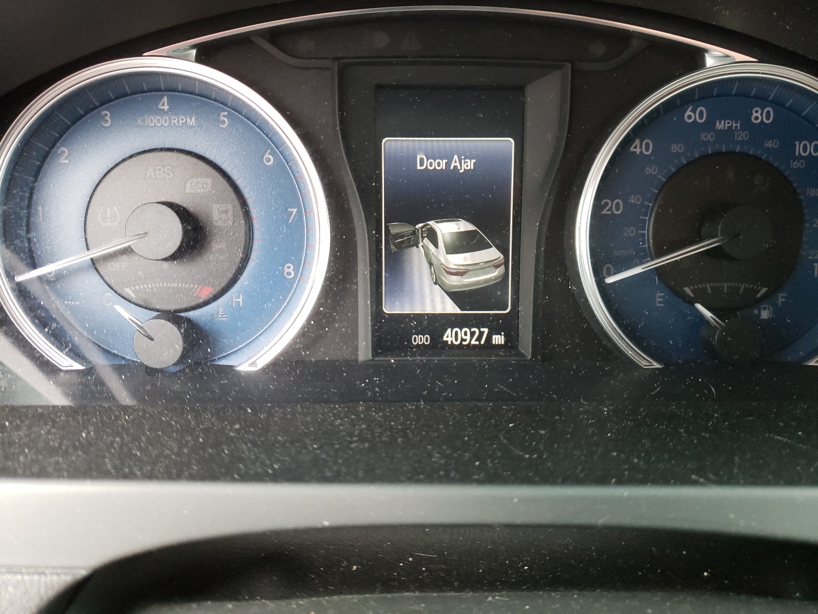 Photo 8 from auction – 2017 TOYOTA CAMRY with VIN 4T1BF1FK7HU372859
