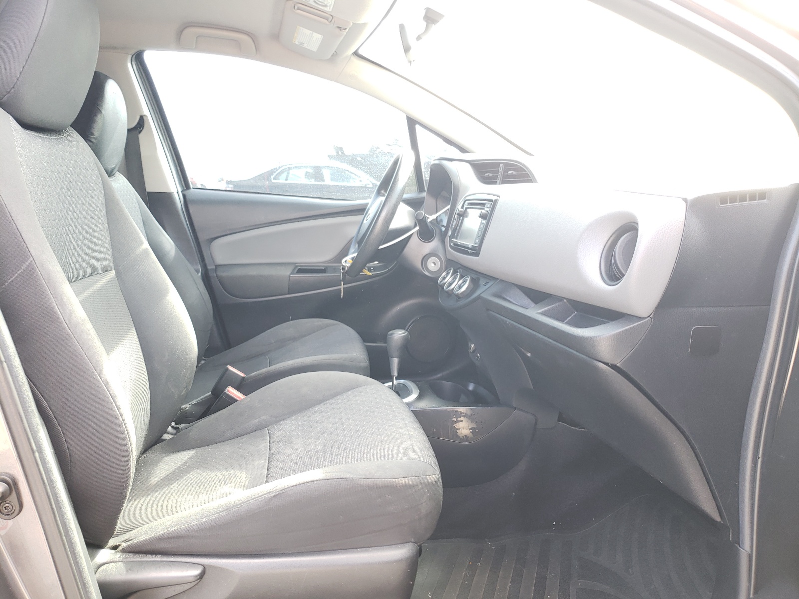 Photo 5 from auction – 2015 TOYOTA YARIS with VIN VNKKTUD33FA047979