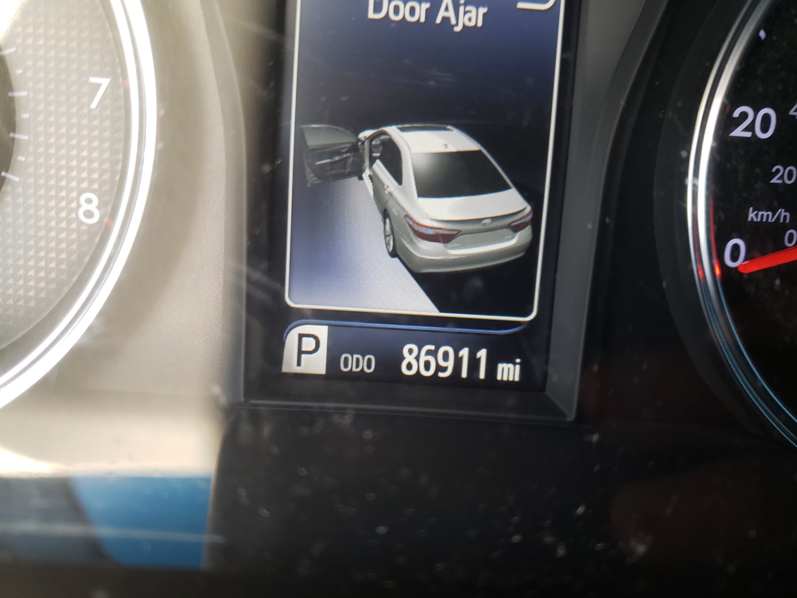 Photo 8 from auction – 2017 TOYOTA CAMRY LE with VIN 4T1BF1FK5HU372732