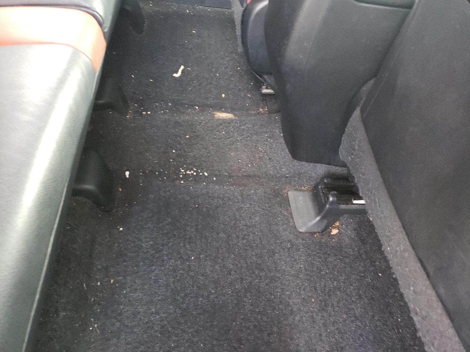 Photo 9 from auction – 2013 TOYOTA RAV4 LIMIT with VIN 2T3DFREV2DW012614