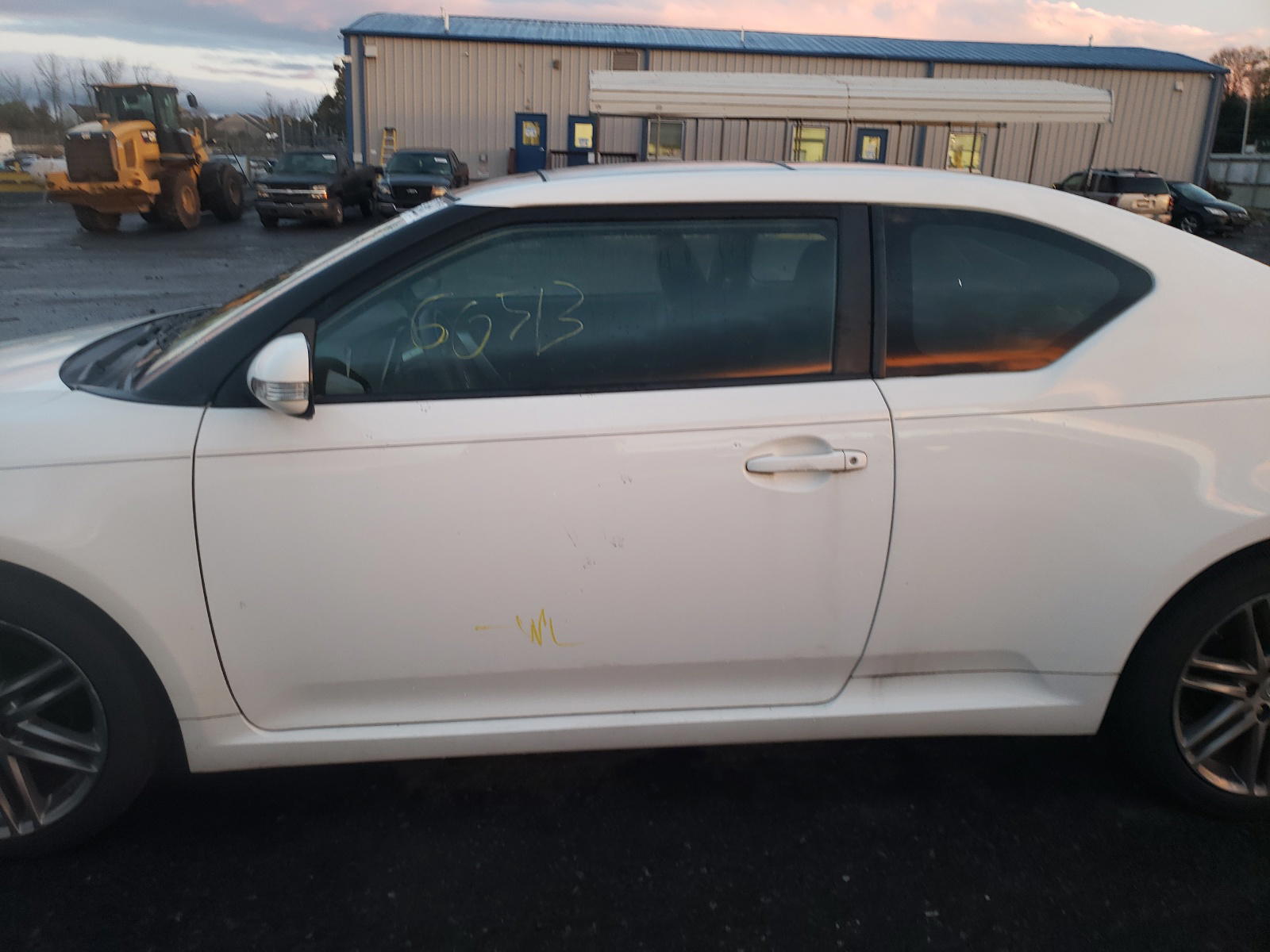 Photo 9 from auction – 2011 TOYOTA SCION TC with VIN JTKJF5C73B3009309