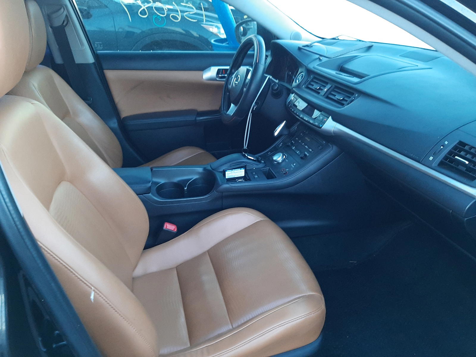 Photo 5 from auction – 2012 LEXUS CT 200 with VIN JTHKD5BH2C2119947