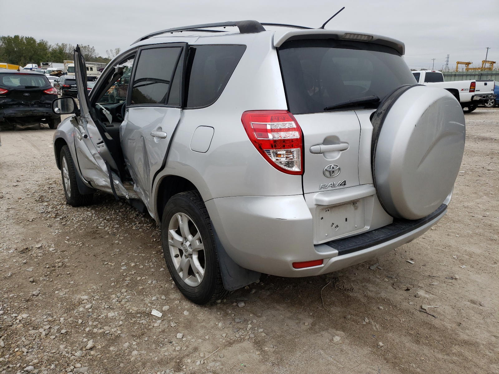 Photo 3 from auction – 2011 TOYOTA RAV4 with VIN 2T3ZF4DV6BW081152