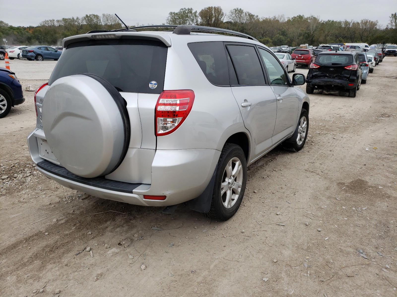 Photo 4 from auction – 2011 TOYOTA RAV4 with VIN 2T3ZF4DV6BW081152