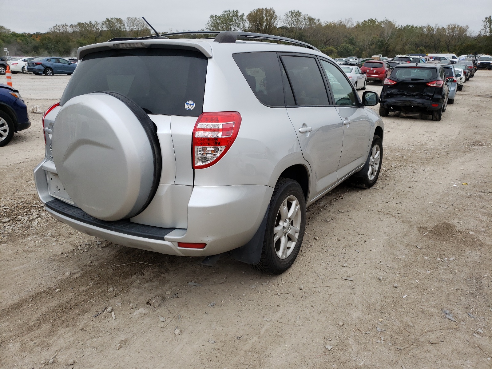 Фото 4 с аукциона – 2011 TOYOTA RAV4 с VIN 2T3ZF4DV6BW081152