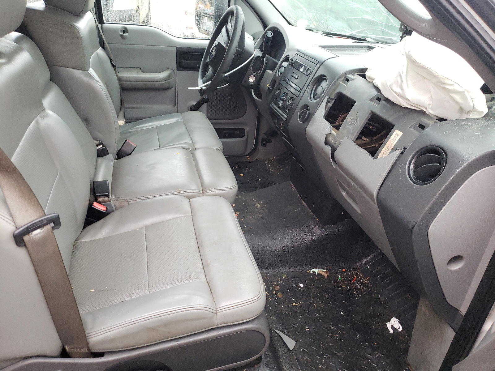 Photo 5 from auction – 2008 FORD F150 with VIN 1FTRF122X8KD16239