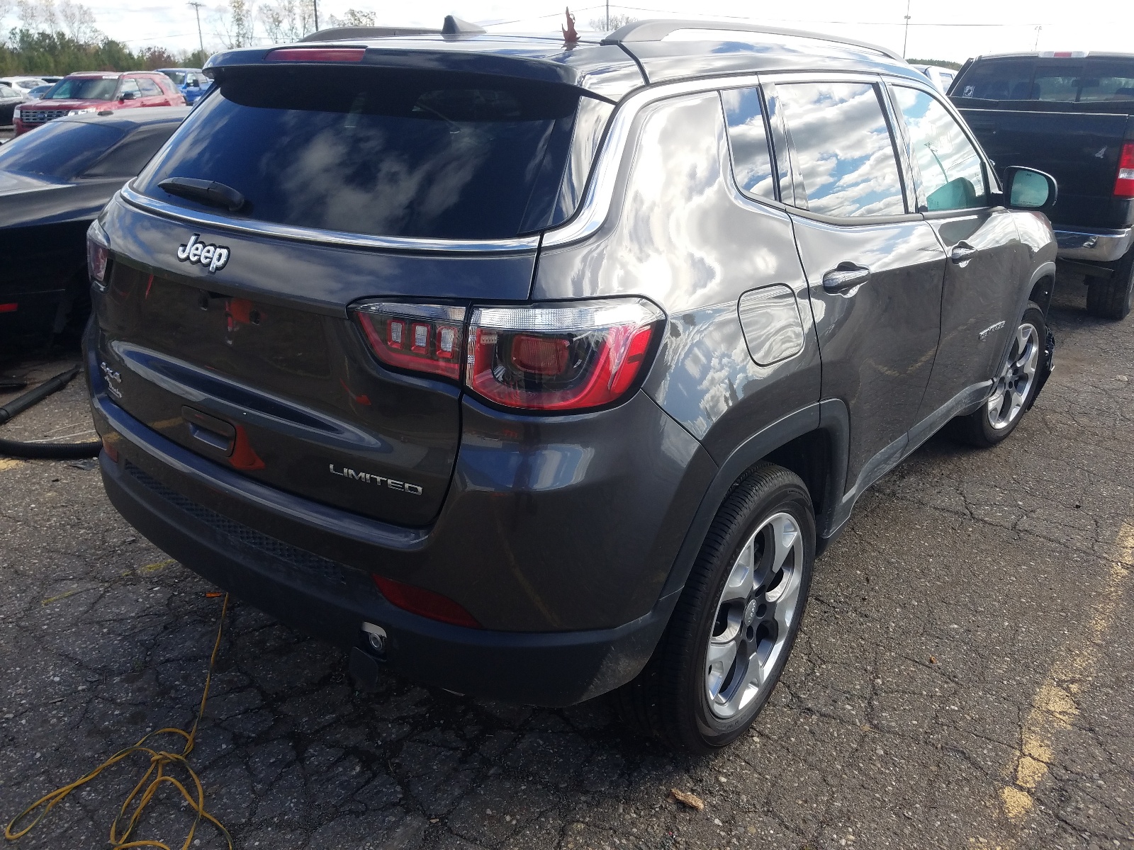 Фото 4 с аукциона – 2020 JEEP COMPASS LI с VIN 3C4NJDCB6LT234044