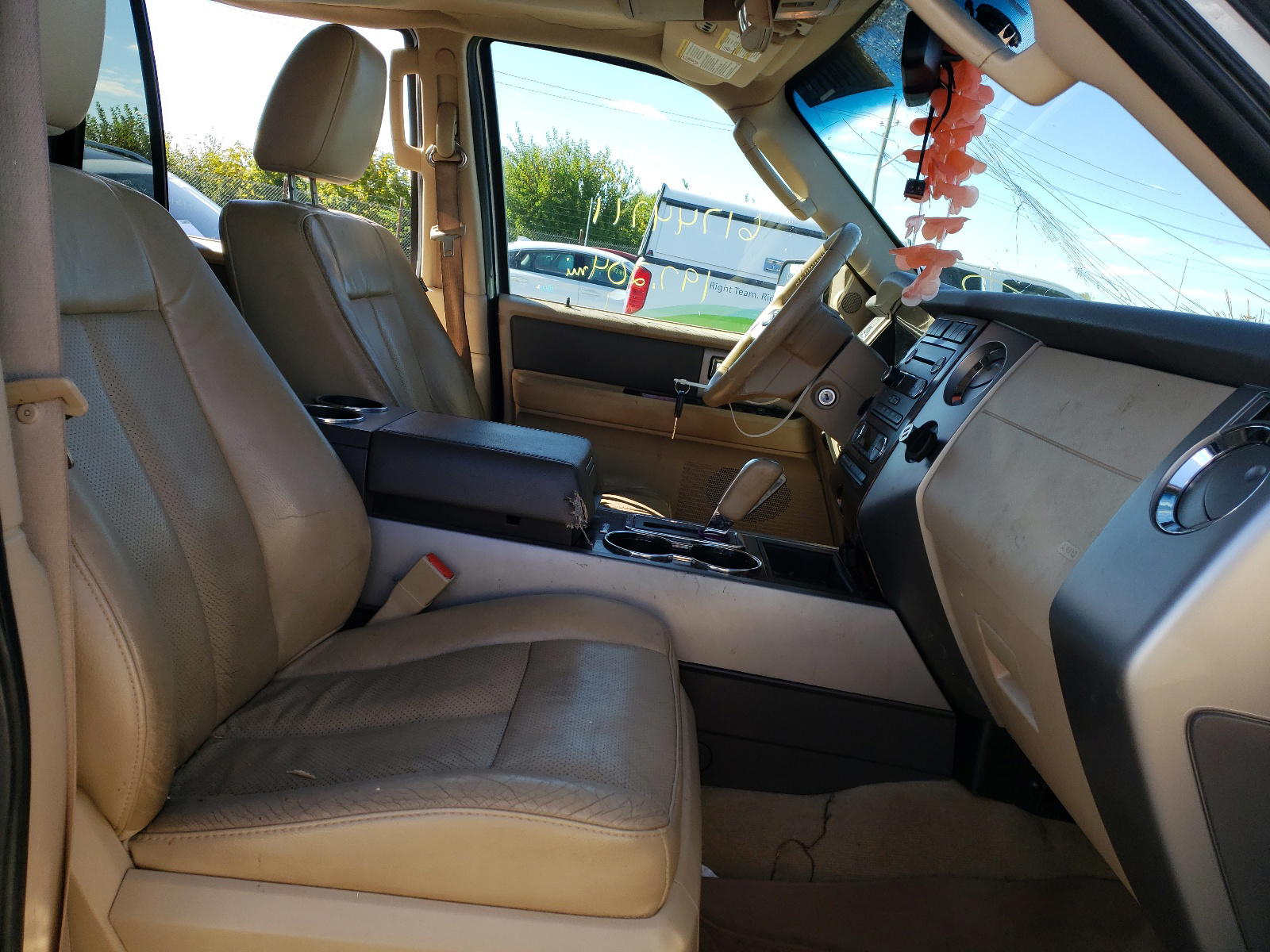 Photo 5 from auction – 2014 FORD EXPEDITION with VIN 1FMJK1J54EEF51097