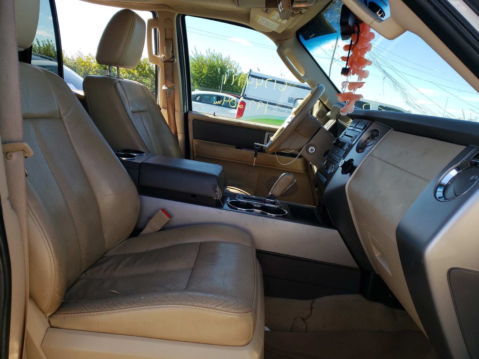Zdjęcie 5 z aukcji – 2014 FORD EXPEDITION z VIN 1FMJK1J54EEF51097