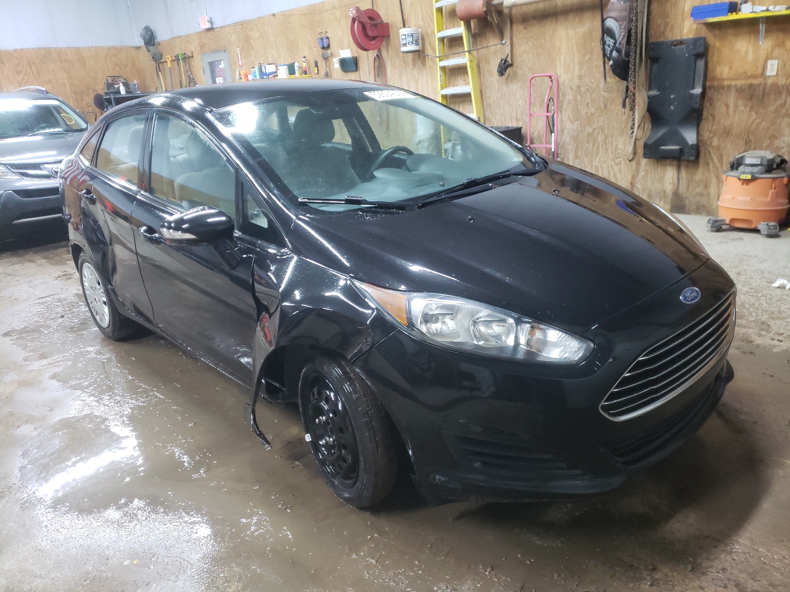 FORD FIESTA SE 2014 with VIN 3FADP4BE4EM205831 - Photo from auction