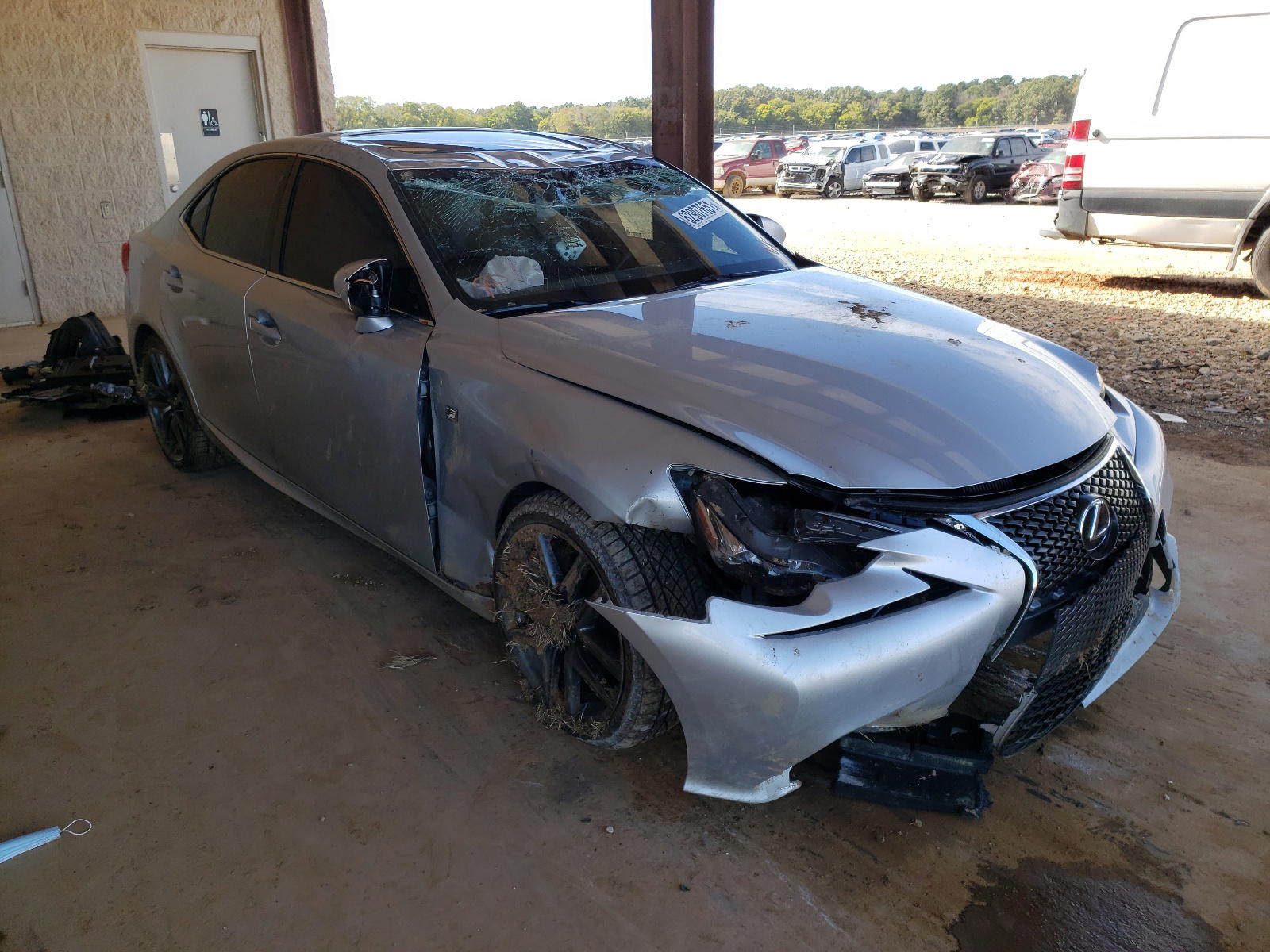 LEXUS IS 250 2014 with VIN JTHBF1D20E5010318 - Photo from auction
