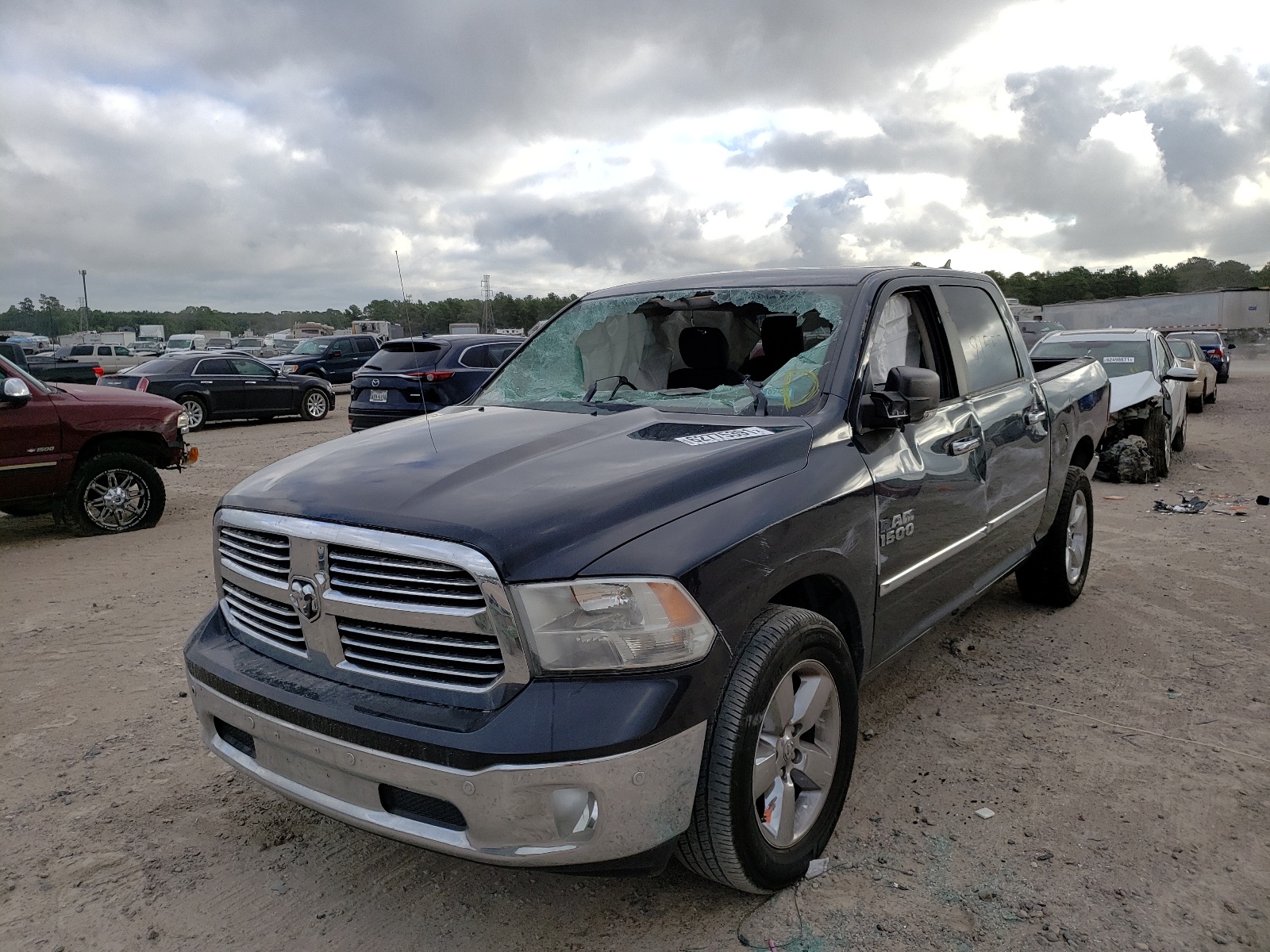 Photo 2 from auction – 2016 RAM 1500 SLT with VIN 1C6RR6LG9GS339631