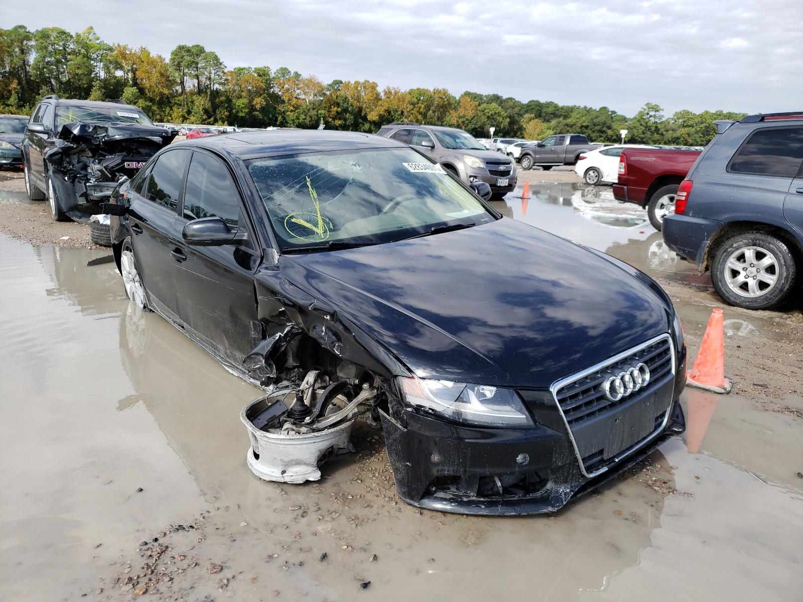 AUDI A4 PREMIUM 2011 with VIN WAUAFAFL5BN047215 - Photo from auction