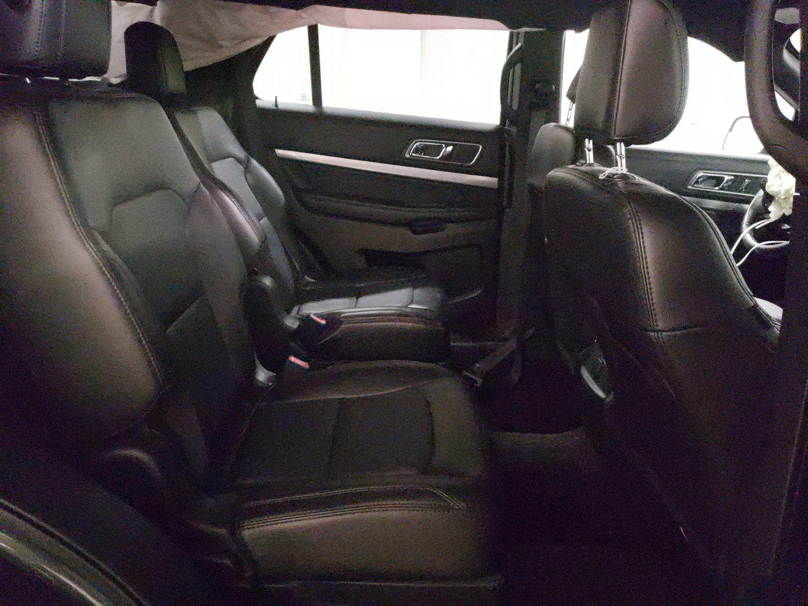 Photo 6 from auction – 2018 FORD EXPLORER with VIN 1FM5K8D86JGB37625