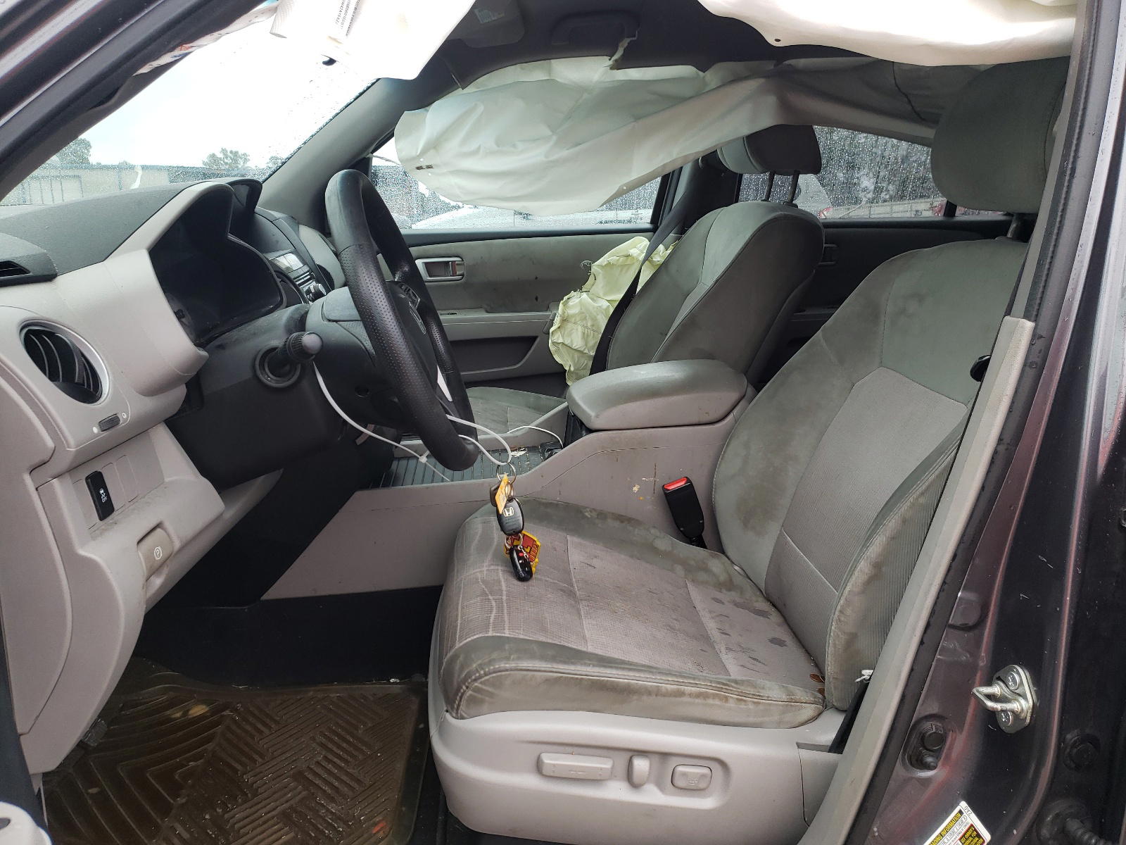 Photo 5 from auction – 2014 HONDA PILOT EX with VIN 5FNYF4H48EB033594