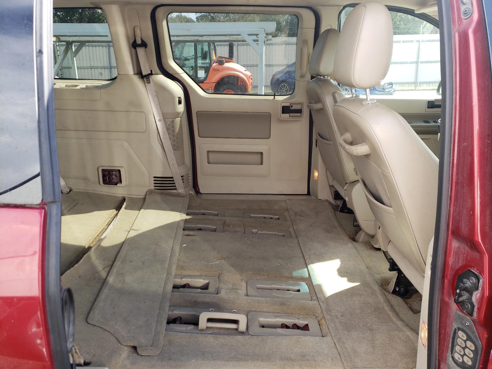 Photo 6 from auction – 2005 FORD FREESTAR S with VIN 2FMZA52265BA75223