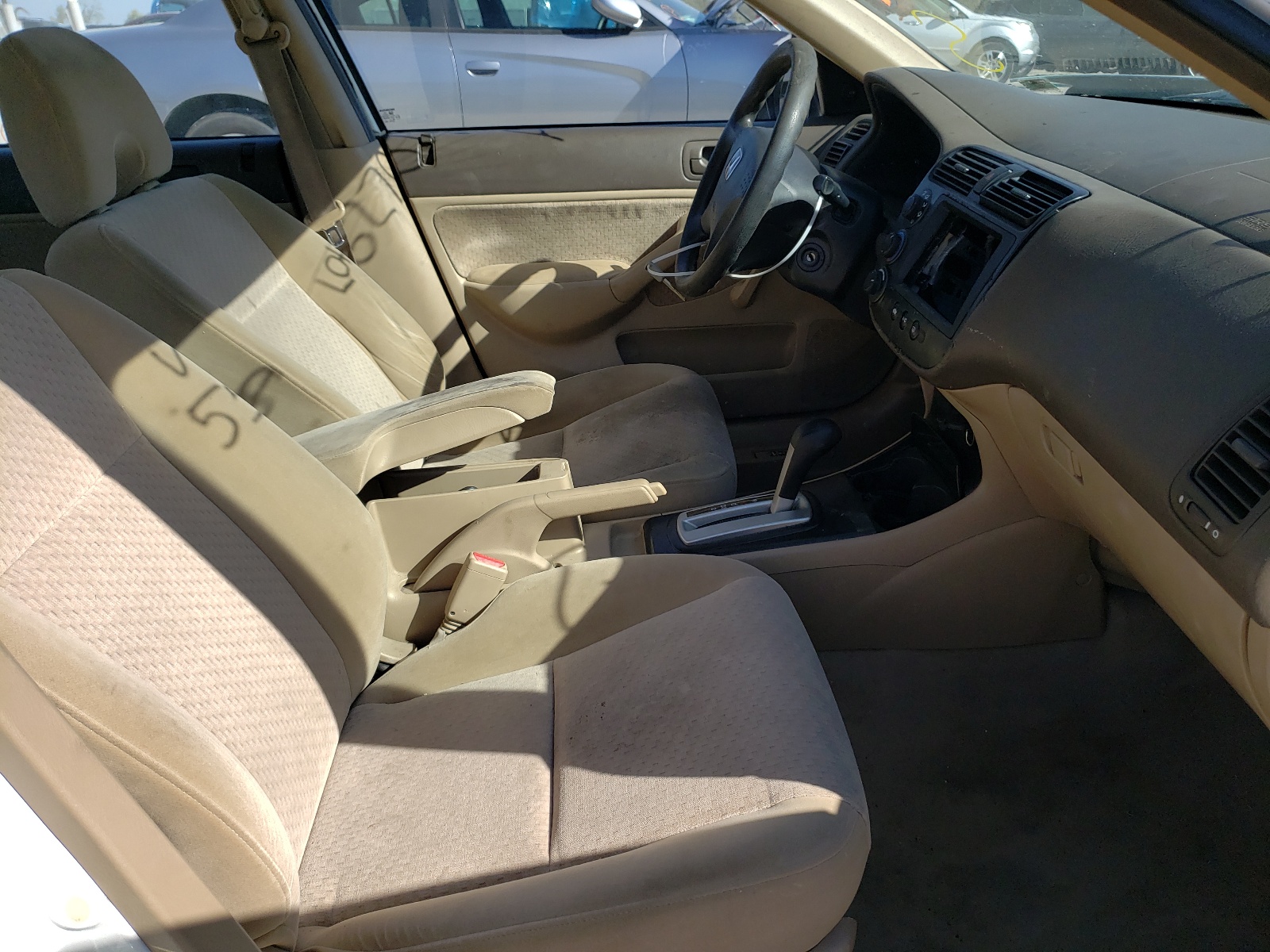 Photo 5 from auction – 2005 HONDA CIVIC DX with VIN 2HGES16435H559188