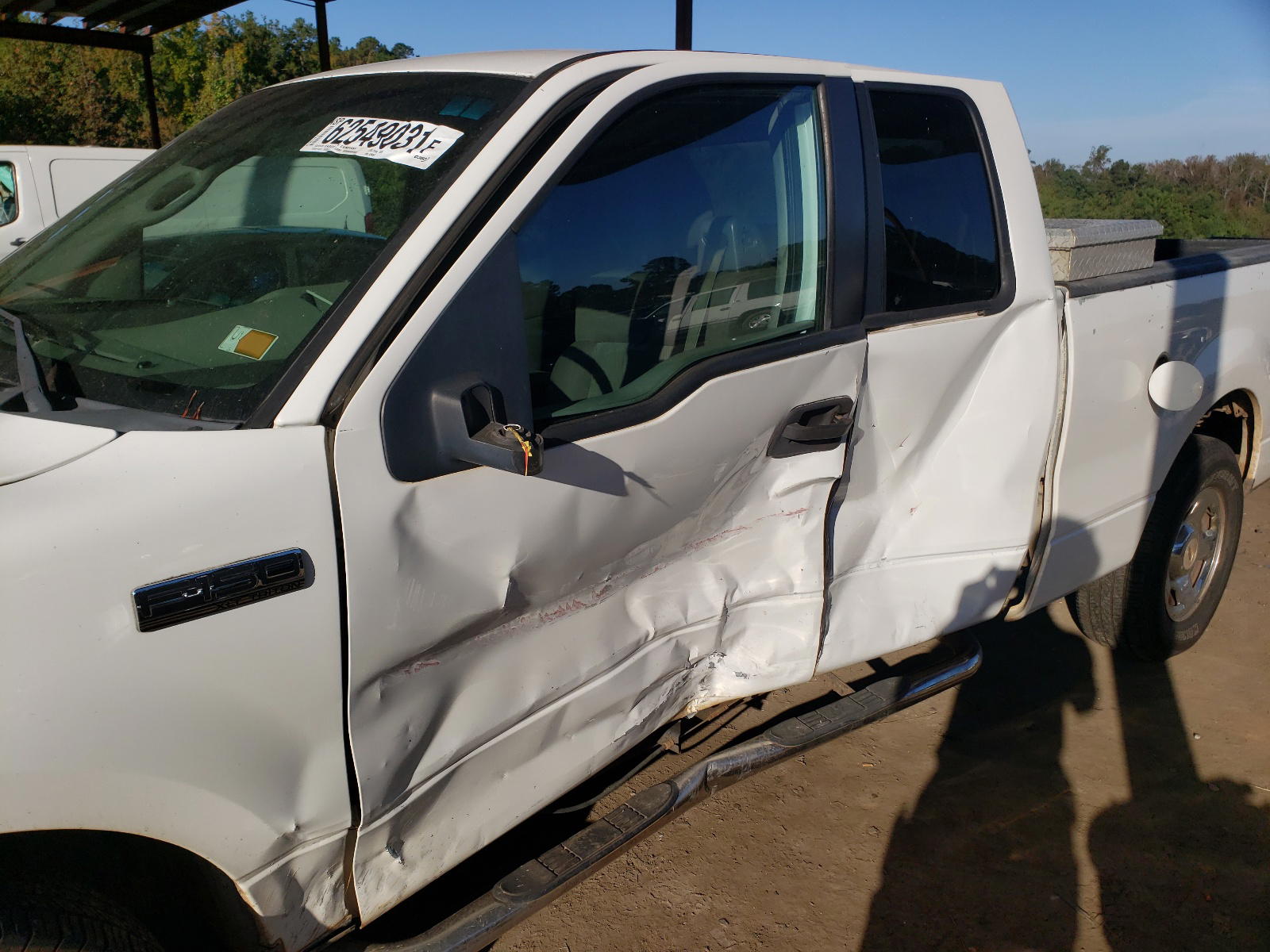 Photo 10 from auction – 2005 FORD F150 with VIN 1FTRX12W75FA35097