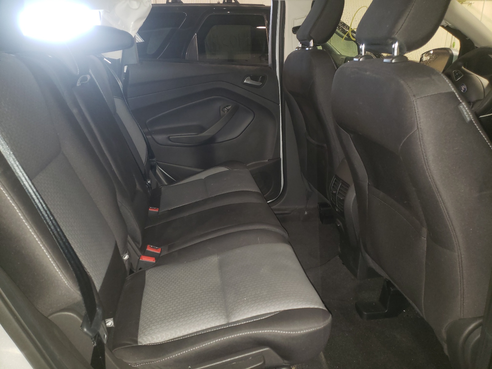 Photo 6 from auction – 2019 FORD ESCAPE SE with VIN 1FMCU9GD1KUA71598