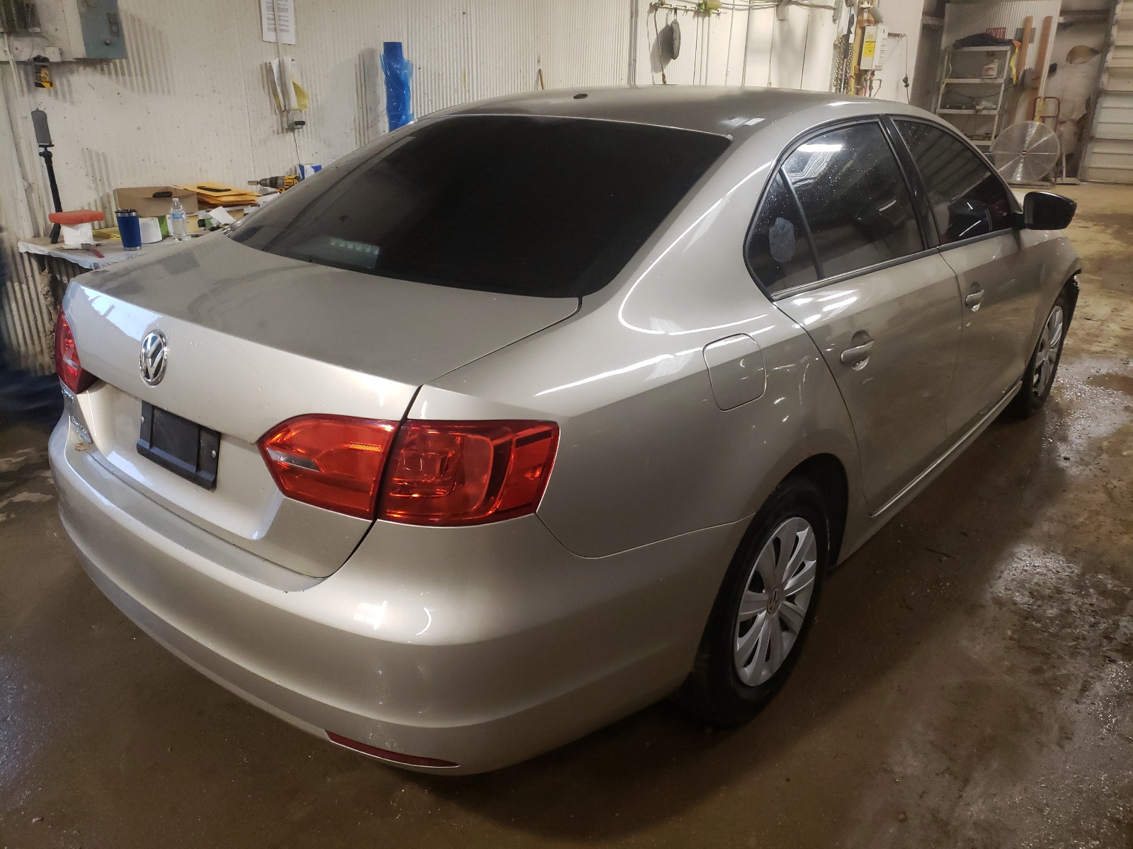 Photo 4 from auction – 2014 VOLKSWAGEN JETTA BASE with VIN 3VW2K7AJ8EM226436
