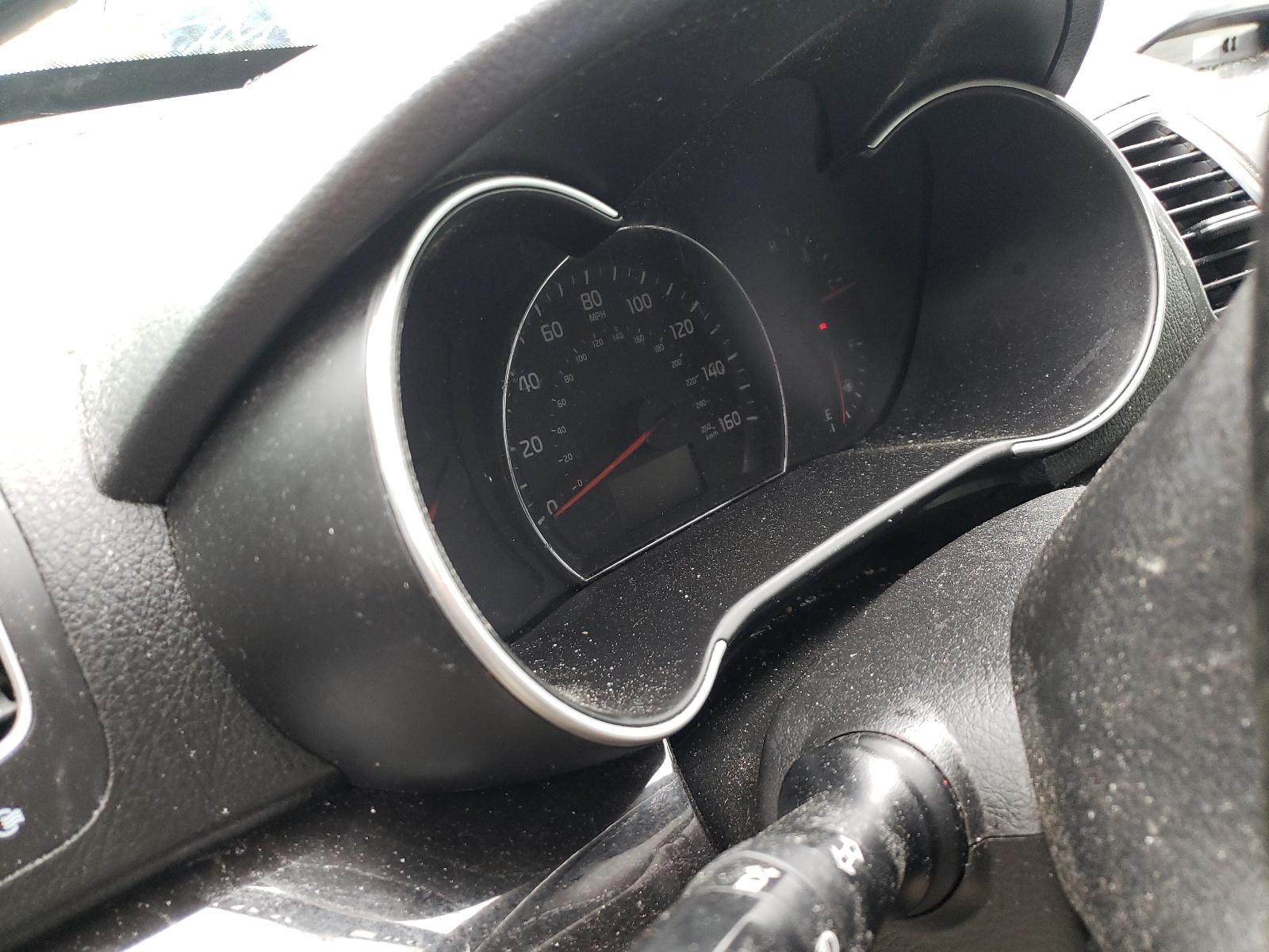 Photo 8 from auction – 2015 KIA SORENTO LX with VIN 5XYKTCA63FG562420