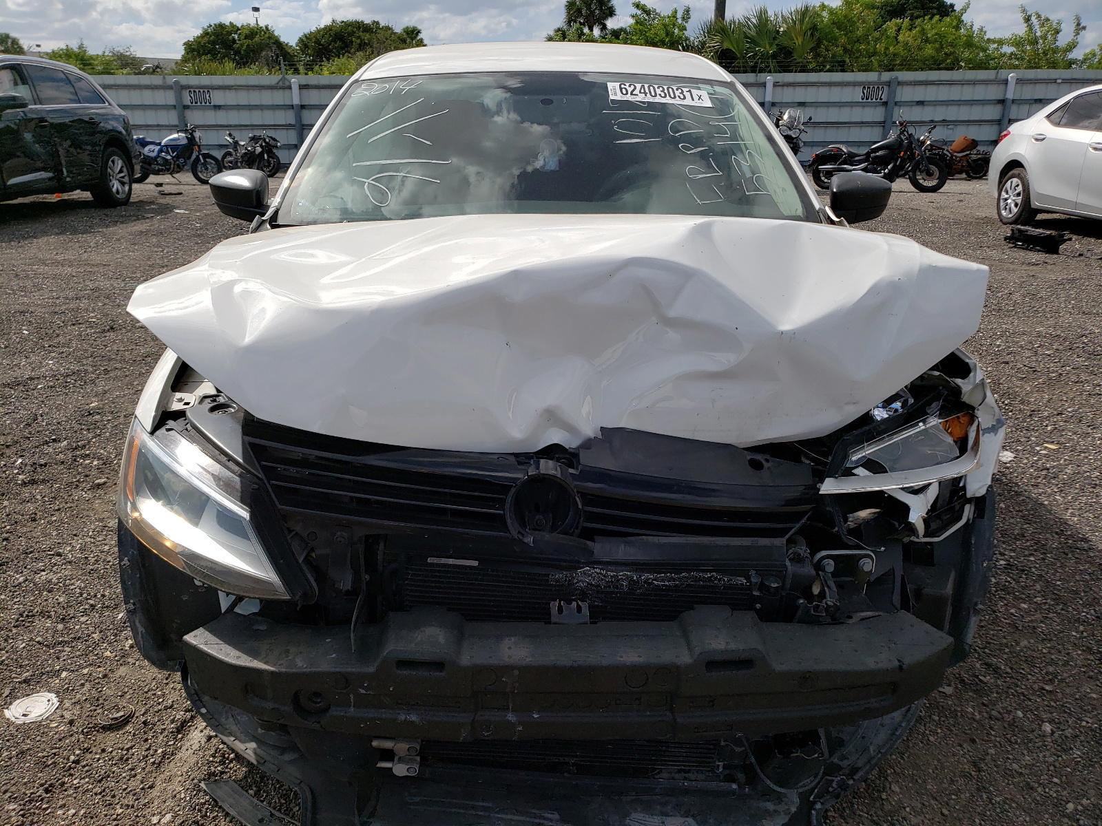 Photo 9 from auction – 2014 VOLKSWAGEN JETTA BASE with VIN 3VW2K7AJ4EM375314