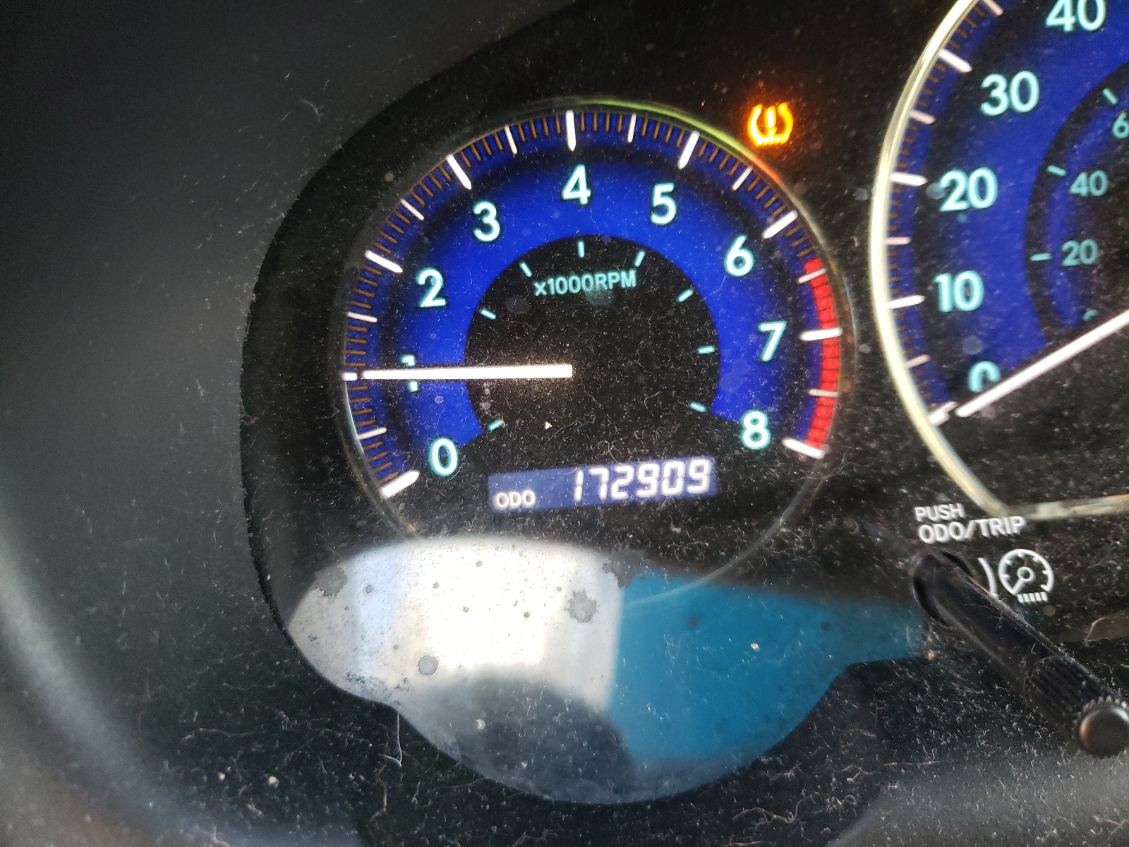 Photo 8 from auction – 2010 TOYOTA SIENNA XLE with VIN 5TDYK4CC5AS306300