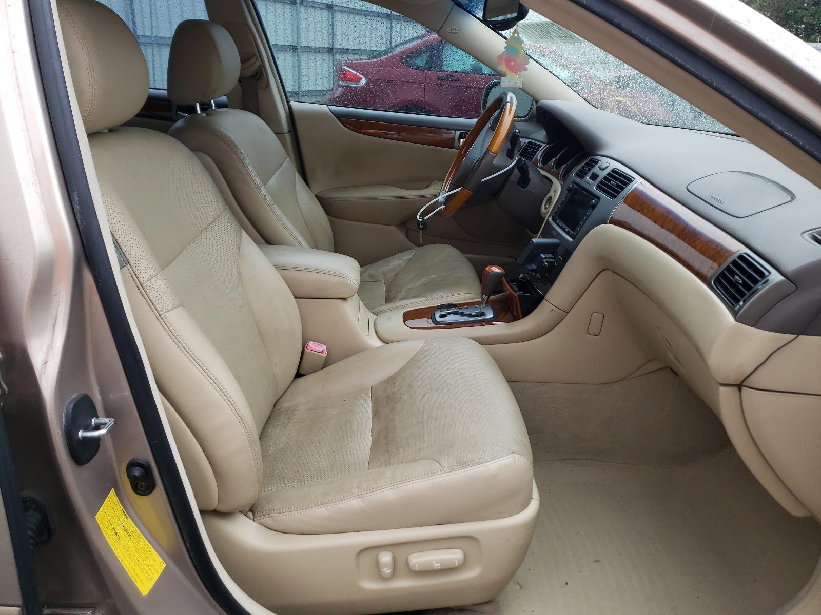 Photo 5 from auction – 2005 LEXUS ES 330 with VIN JTHBA30G255091754