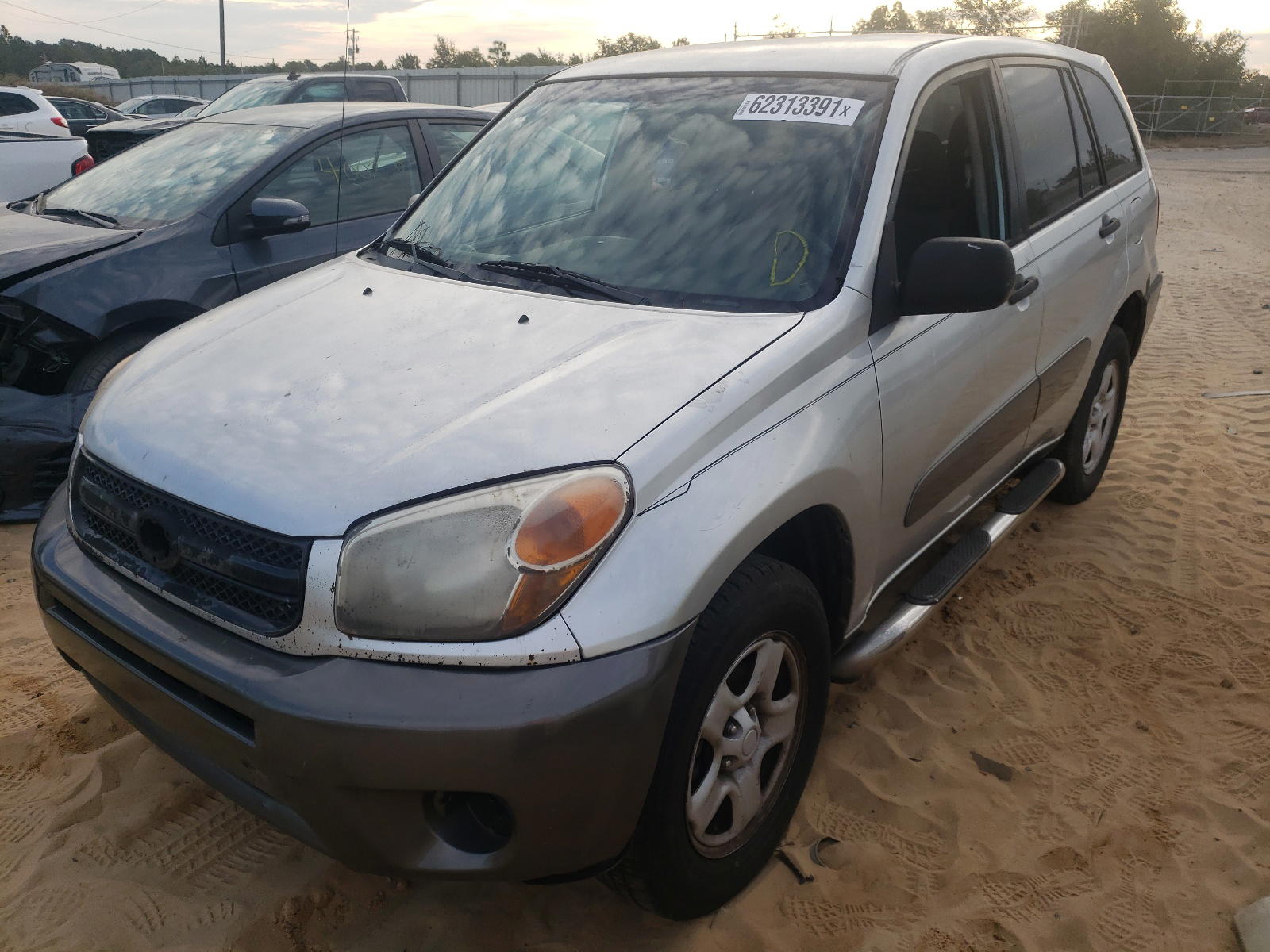 Photo 2 from auction – 2005 TOYOTA RAV4 with VIN JTEGD20V750052450