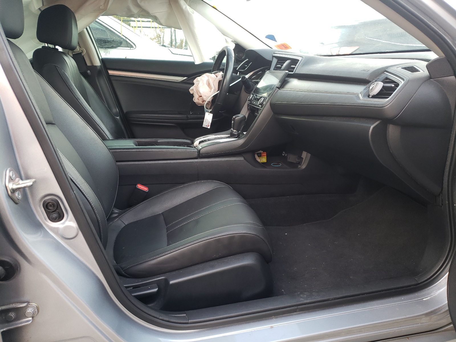 Photo 5 from auction – 2016 HONDA CIVIC EXL with VIN 19XFC1F75GE216312
