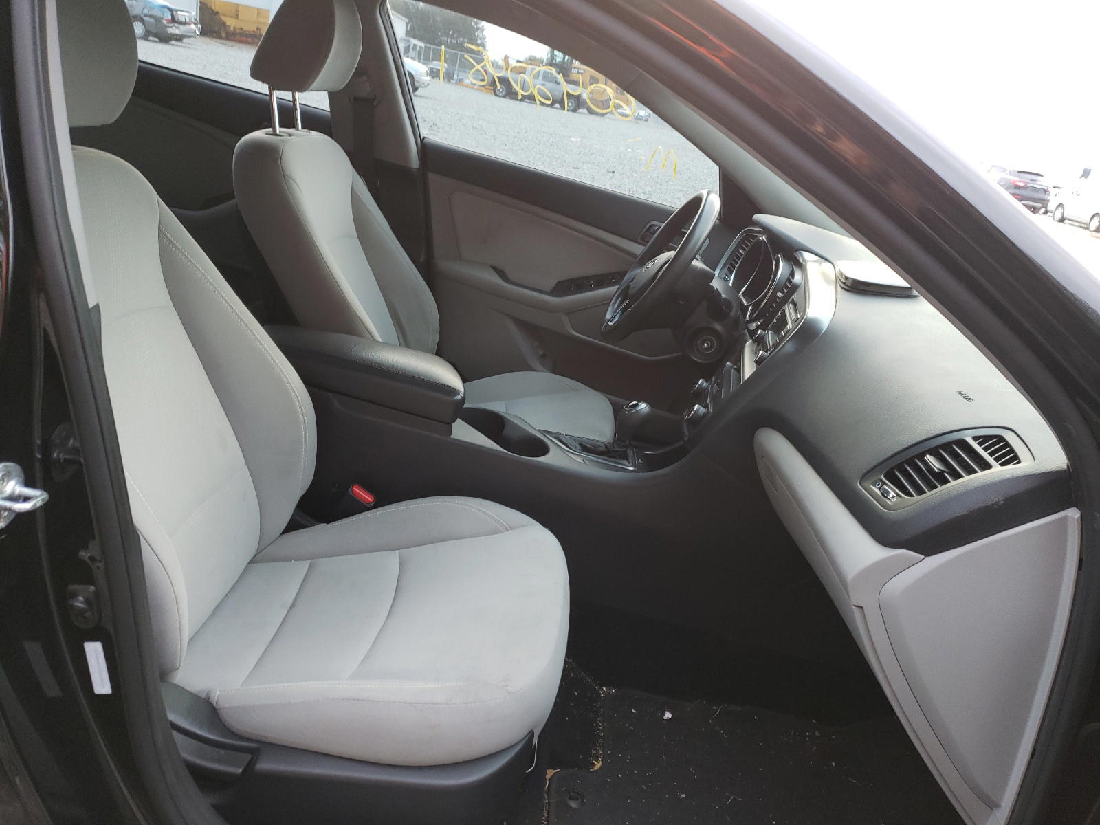Photo 5 from auction – 2012 KIA OPTIMA LX with VIN 5XXGM4A70CG005692