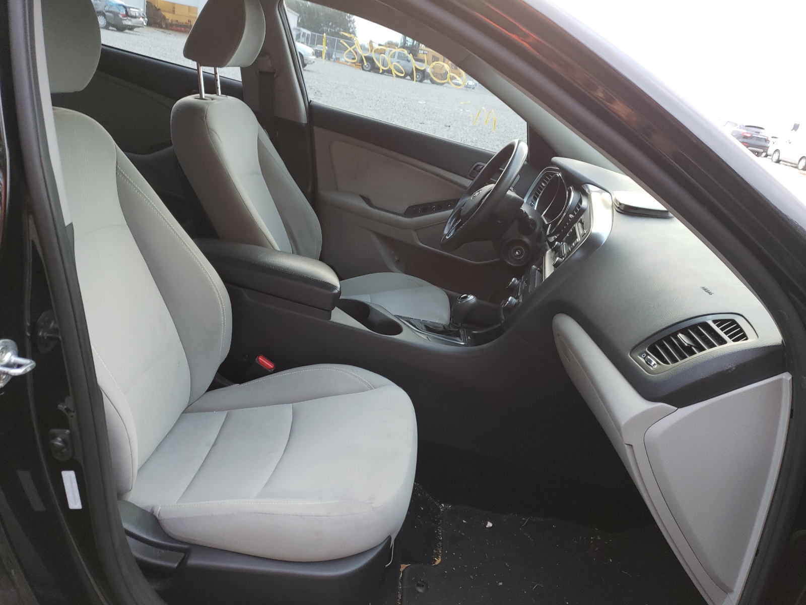Zdjęcie 5 z aukcji – 2012 KIA OPTIMA LX z VIN 5XXGM4A70CG005692