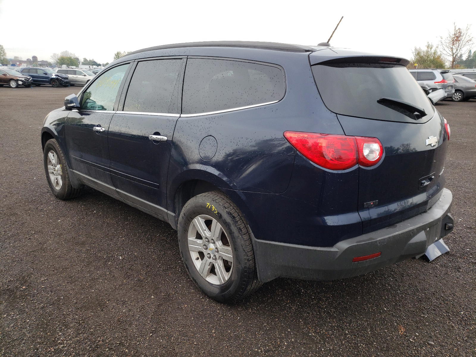 Photo 3 from auction – 2011 CHEVROLET TRAVERSE L with VIN 1GNKRJED1BJ232563