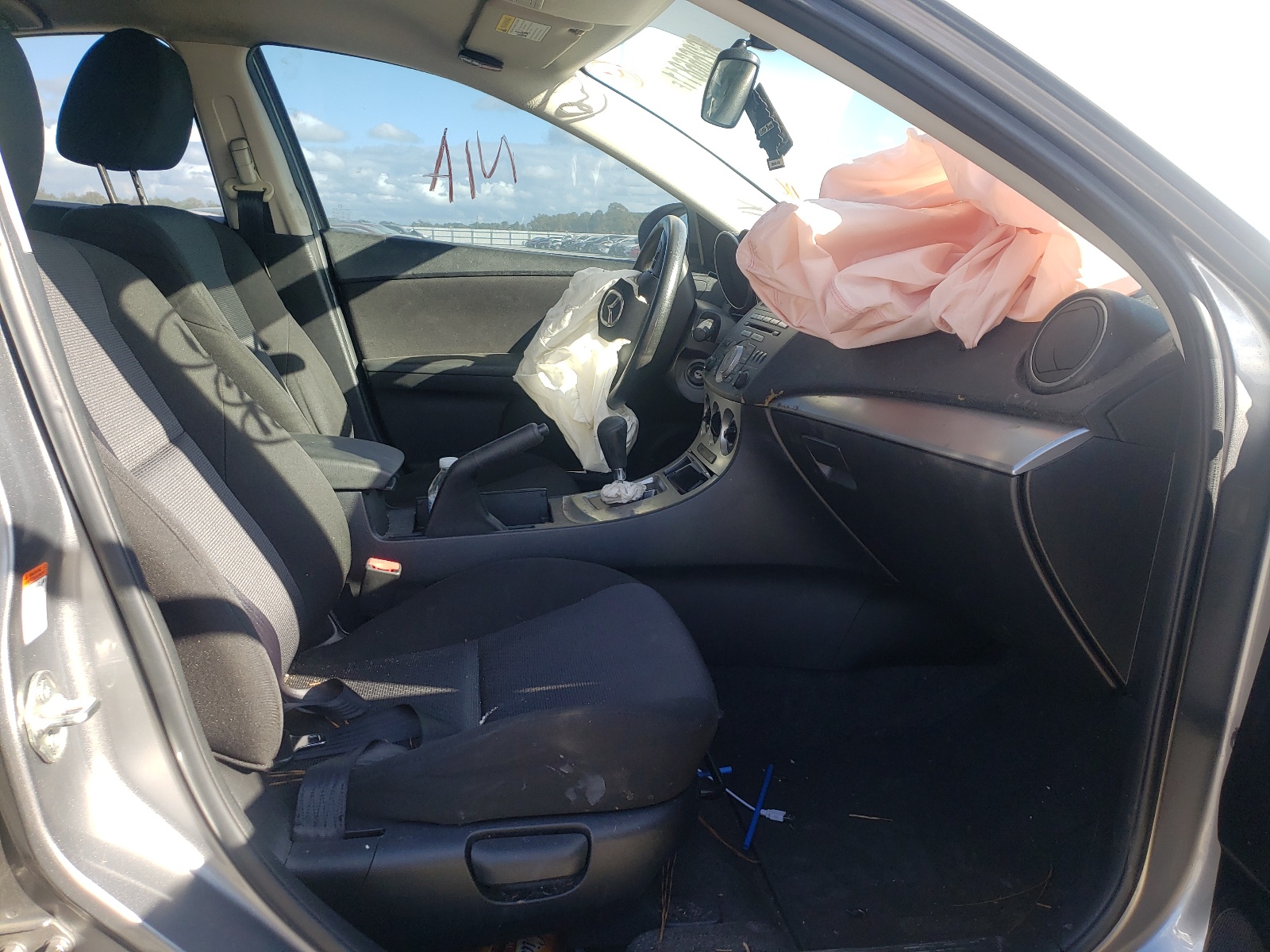 Photo 5 from auction – 2010 MAZDA 3 I with VIN JM1BL1SF7A1229875