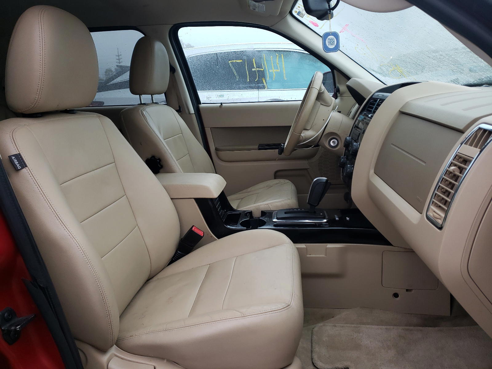Photo 5 from auction – 2011 FORD ESCAPE LIM with VIN 1FMCU9EG2BKC06211