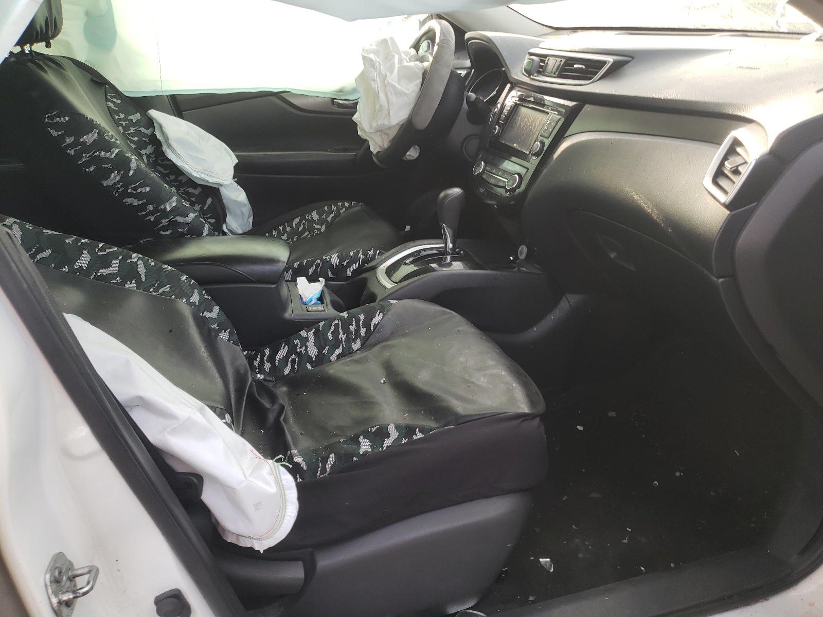 Photo 5 from auction – 2015 NISSAN ROGUE S with VIN KNMAT2MT3FP573695