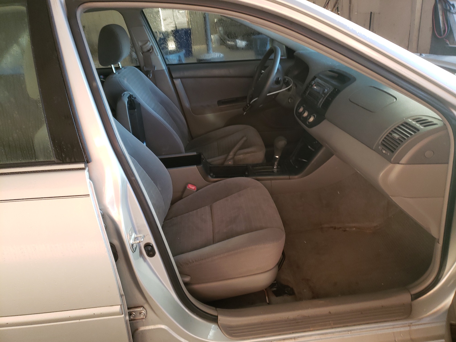Photo 5 from auction – 2006 TOYOTA CAMRY LE with VIN 4T1BE32K06U726917