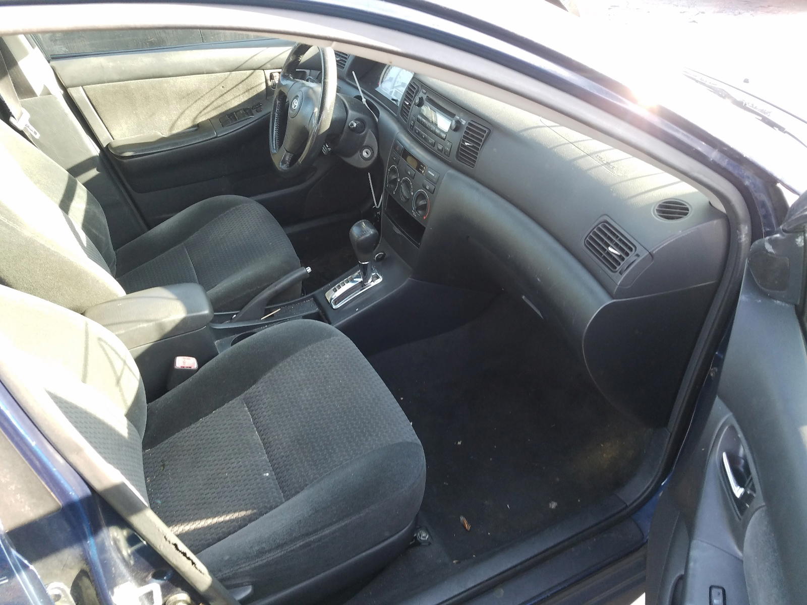 Photo 5 from auction – 2005 TOYOTA COROLLA CE with VIN 2T1BR30E45C345606