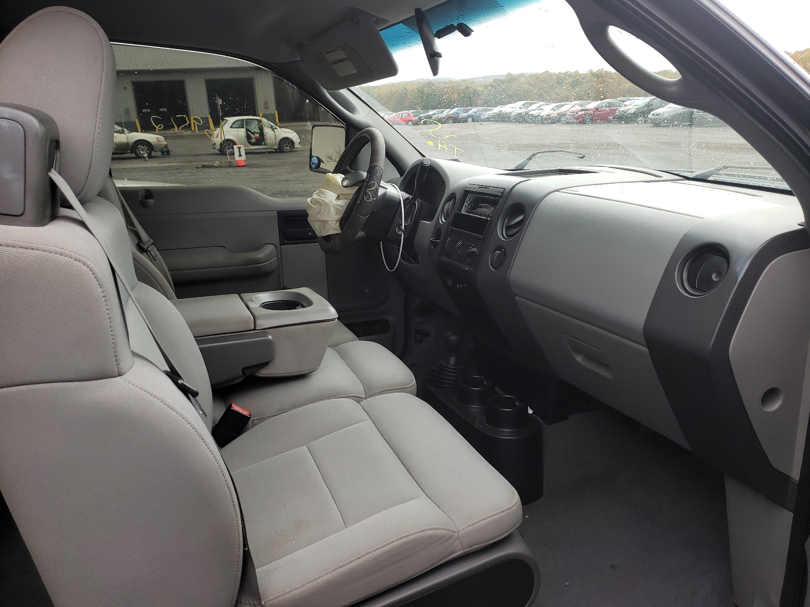 Photo 5 from auction – 2004 FORD F150 with VIN 1FTRX14W54NA77740