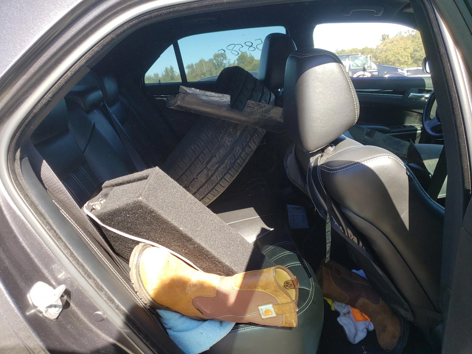 Photo 6 from auction – 2019 CHRYSLER 300 S with VIN 2C3CCABG6KH697777